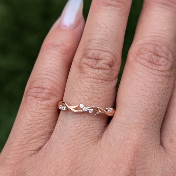 14K Rose Gold Vine Floral Diamond Ring Band - Picture 7 of 9